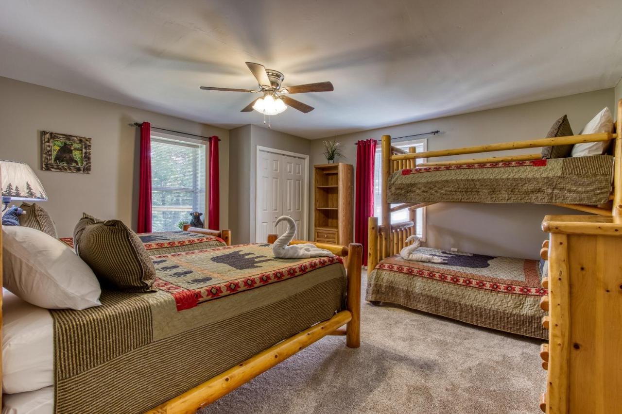 Fun & Games By Honeybearcabins 2Br/1Ba Sleeps 7 เซอเวียร์วีล ภายนอก รูปภาพ