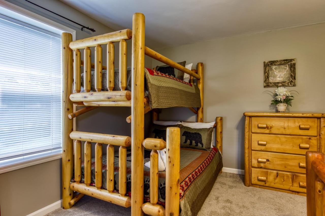 Fun & Games By Honeybearcabins 2Br/1Ba Sleeps 7 เซอเวียร์วีล ภายนอก รูปภาพ
