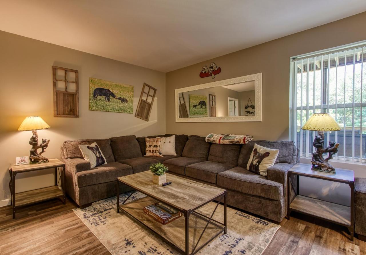 Fun & Games By Honeybearcabins 2Br/1Ba Sleeps 7 เซอเวียร์วีล ภายนอก รูปภาพ